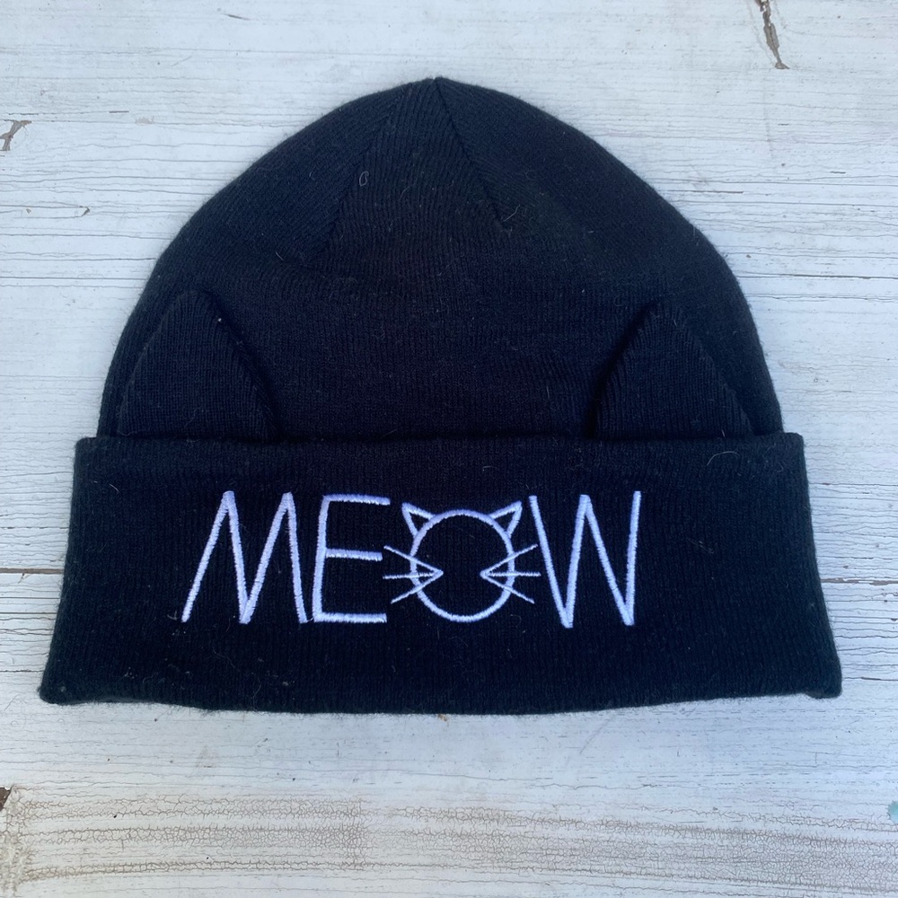 H &M black acrylic meow hat